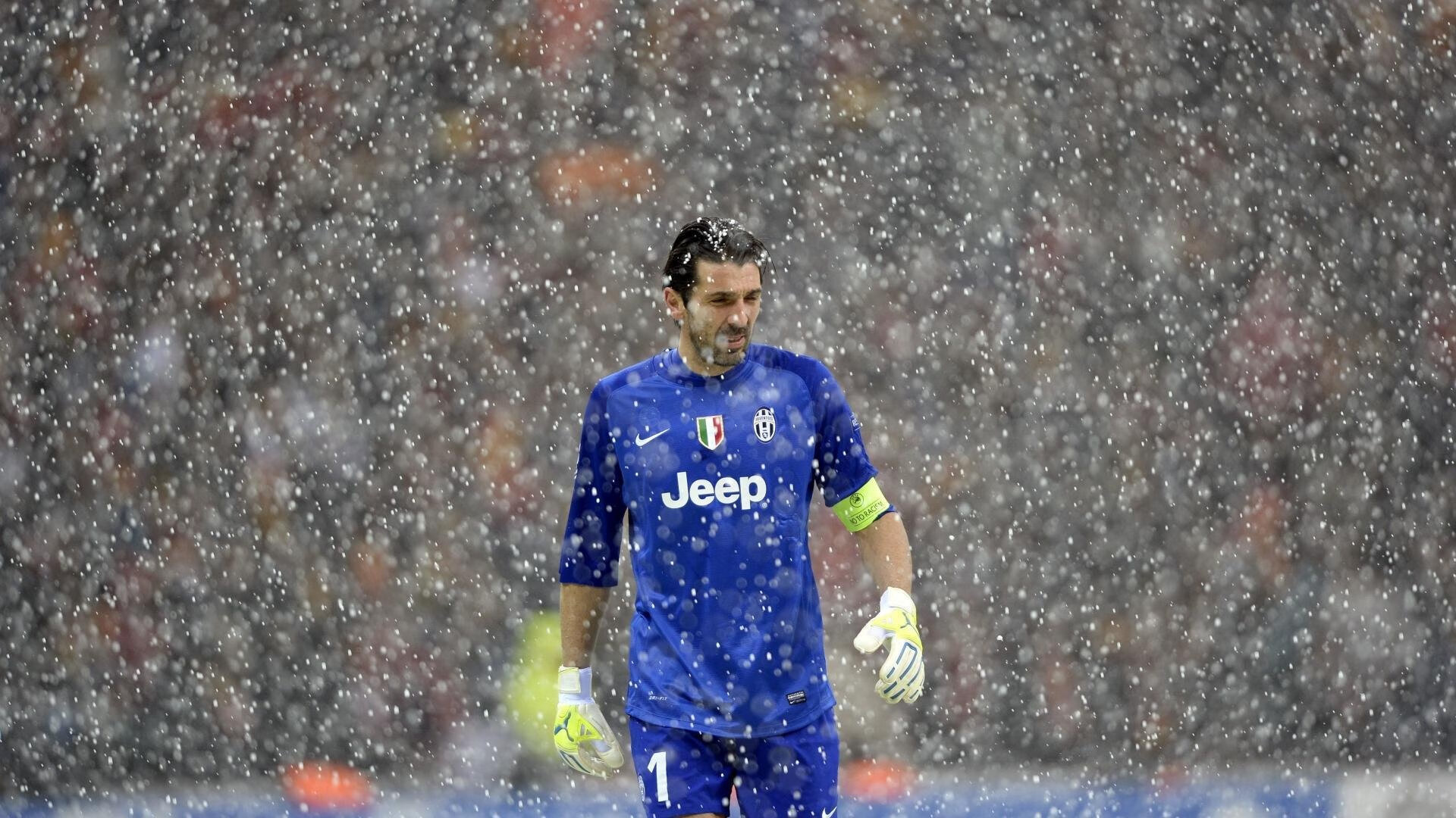 世界游泳日 江河湖海多地举办公开水域体验活动 突出安全教育